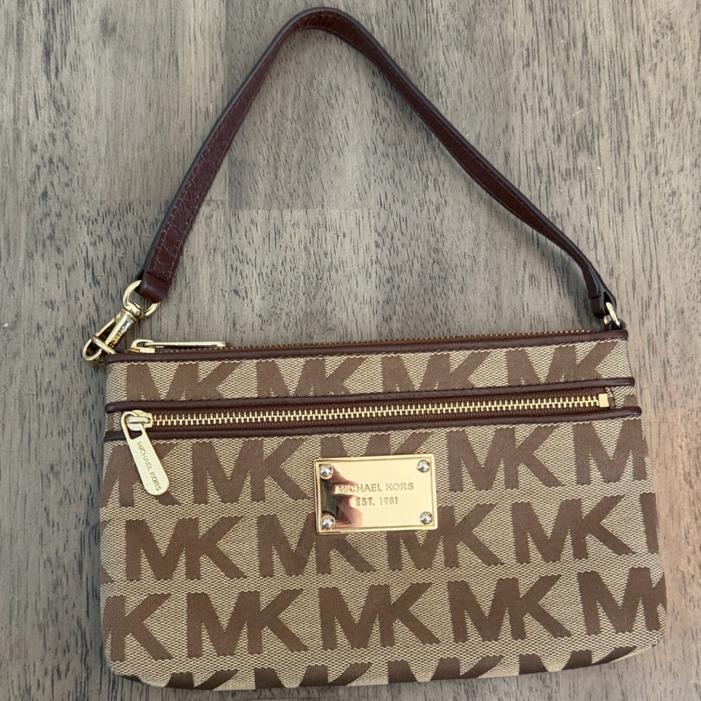 NWOT Michael Kors Jet Set signature logo large wristlet